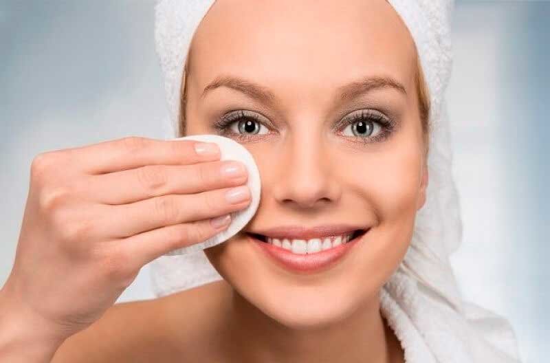 Как снять макияж с глаз натуральными средствами